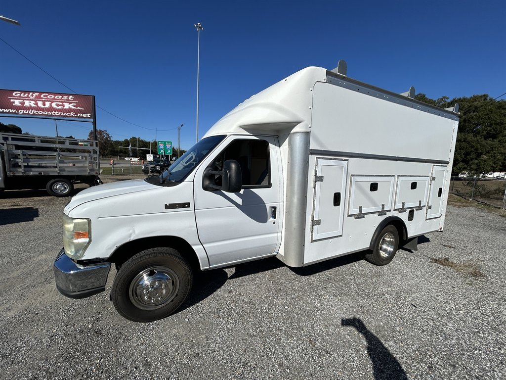 2021 Ford E-Series Base's photo